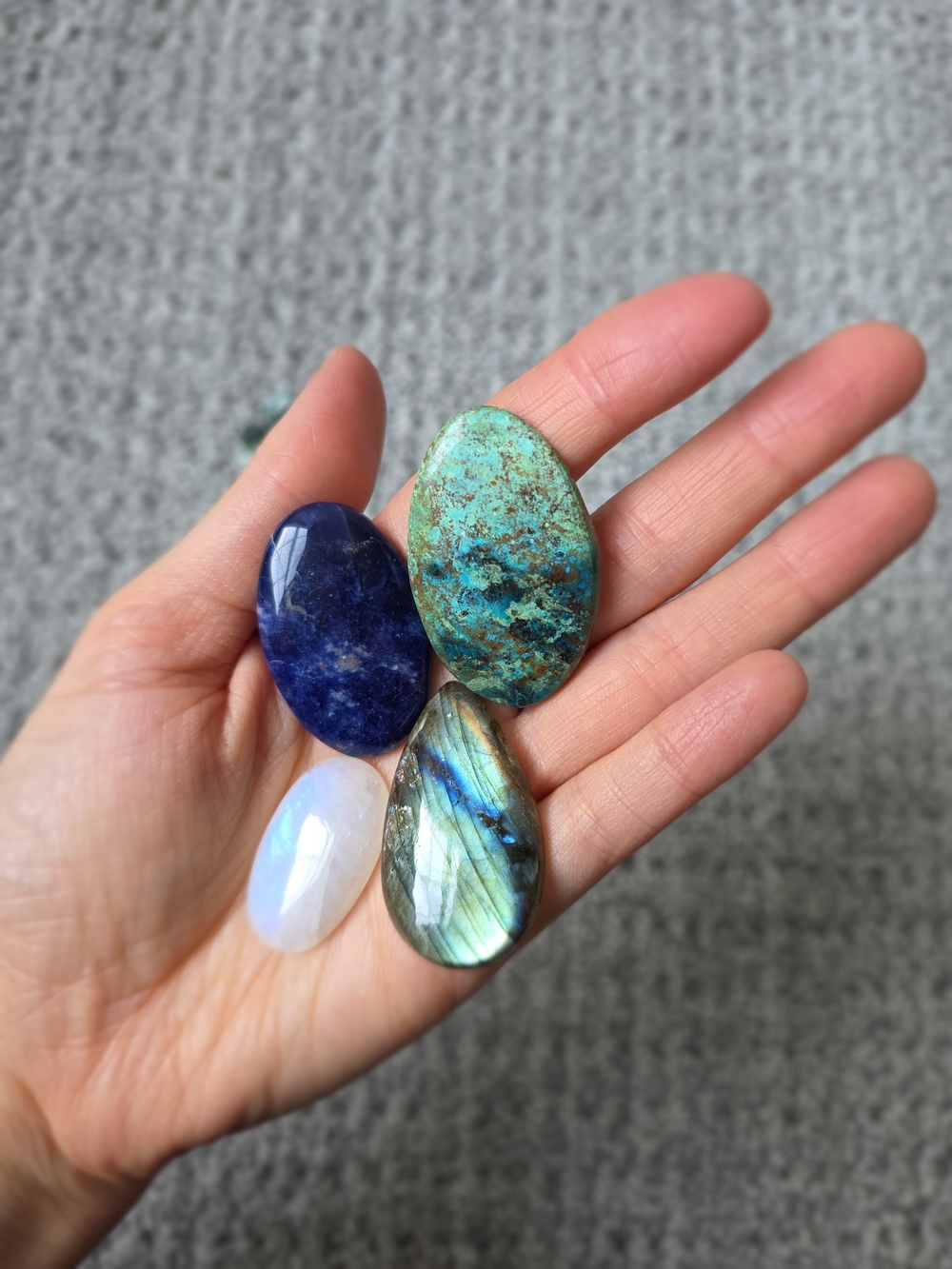 Assorted Gemstone Cabochon Set with Pendant & Loose Gemstones